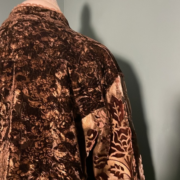 Chicos Crushed Velvet and Brocade Paneled Jacket Size3 Chicos = size 16 - Picture 6 of 9